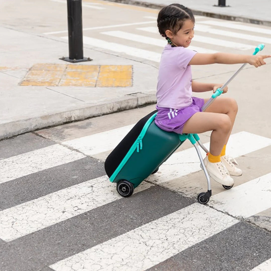 Forest top green luggage